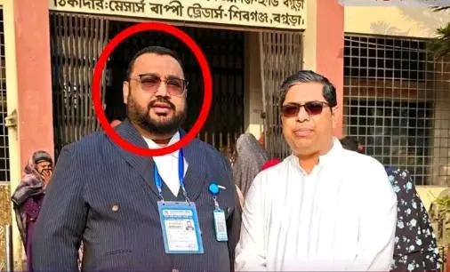 প্রতিমন্ত্রীর পক্ষ নিয়ে চারজন সাংবাদিকের বিরুদ্ধে মামলা দায়ের করে সমালোচিত এবং নিন্দিত হচ্ছে এই ব্যক্তি