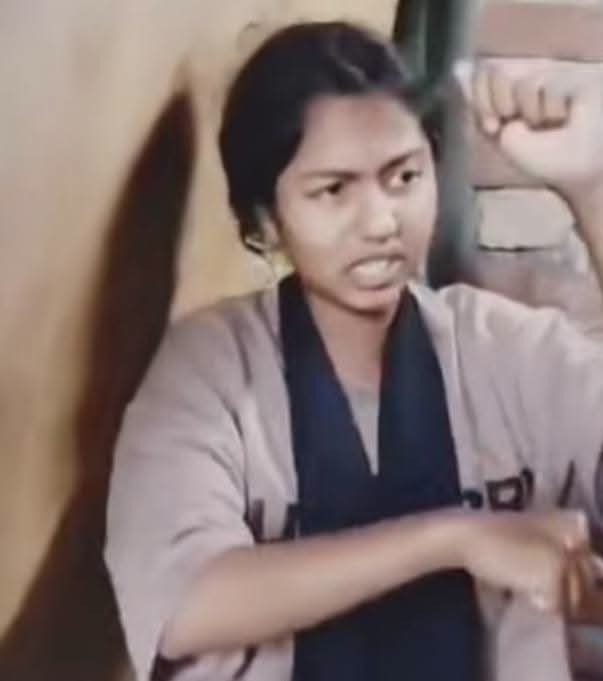 বরিশাল নগরের রুপাতলিতে ভাঙ্গা হোটেলের ভিতরে ইয়াবা সেবনের সময় স্থানীয়দের হাতে যুবতী আটক