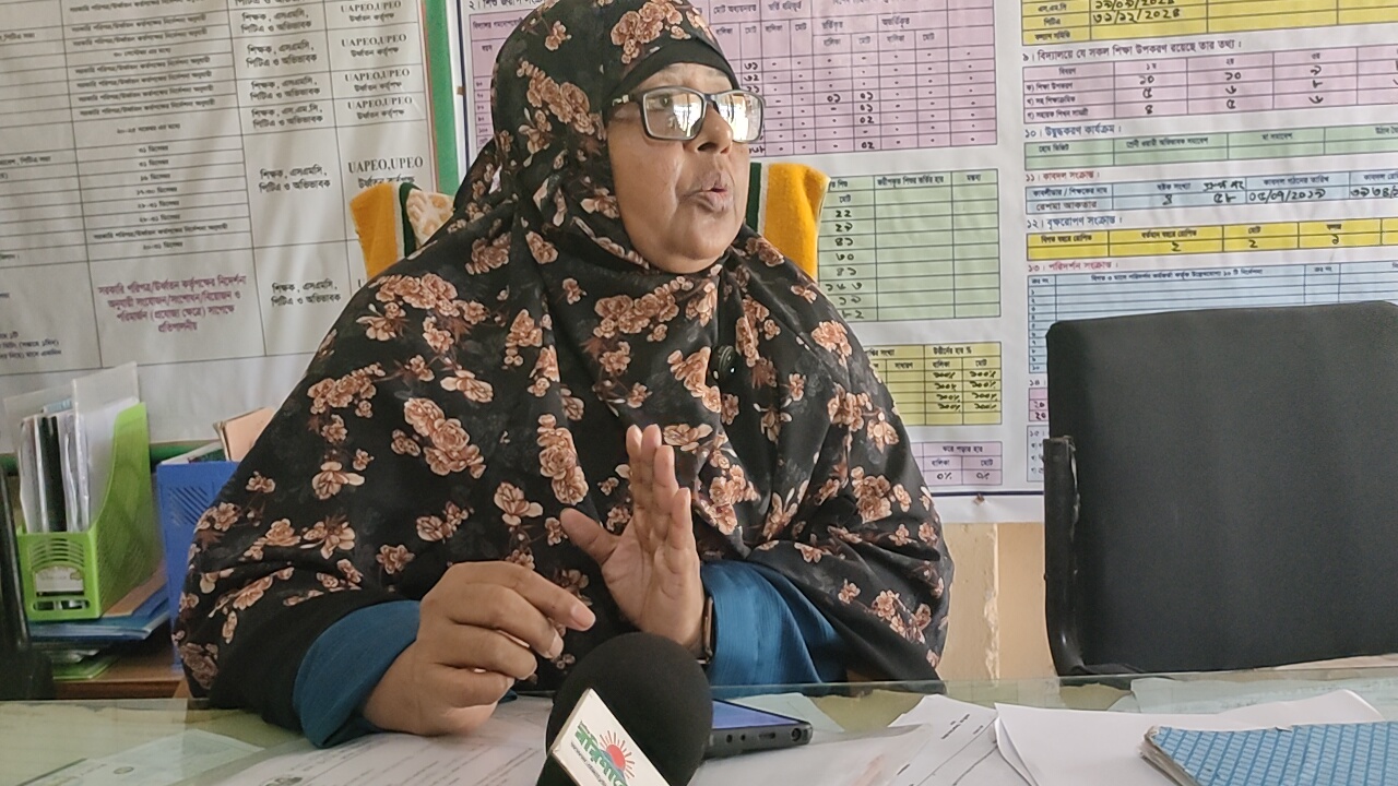 রানিরহাট সরকারি প্রাথমিক বিদ্যালয়ের কমিটি নিয়ে দ্বন্দ্বে হেডমাস্টার শিক্ষিকাকে নিয়ে একটি কুচক্রী মহলের রাজনীতি
